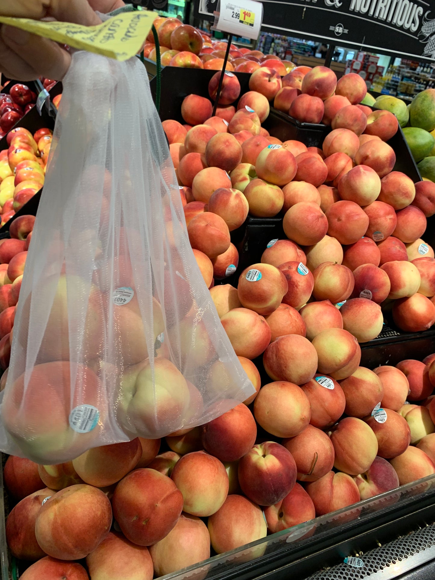 One Size to fit ALL your veggies and STOP SINGLE USE PLASTIC BAG WASTE. Made with Fine Mesh. Can Wash Your Produce and Store Veggies Right In The Bag! Machine Washable Produce Bag. Durable. Eco-Friendly. Light-Weight. Great for Peaches!